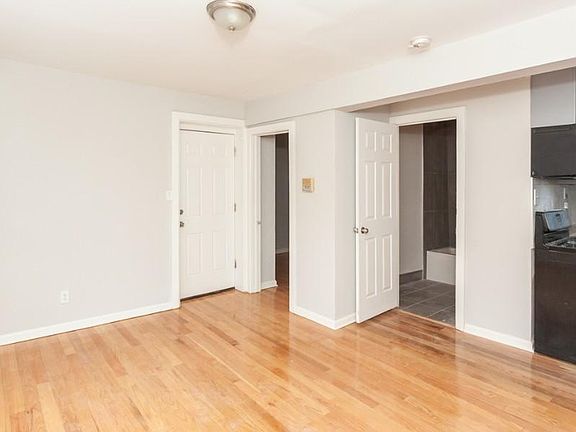 5th image of 2602 W Le Moyne St #2E