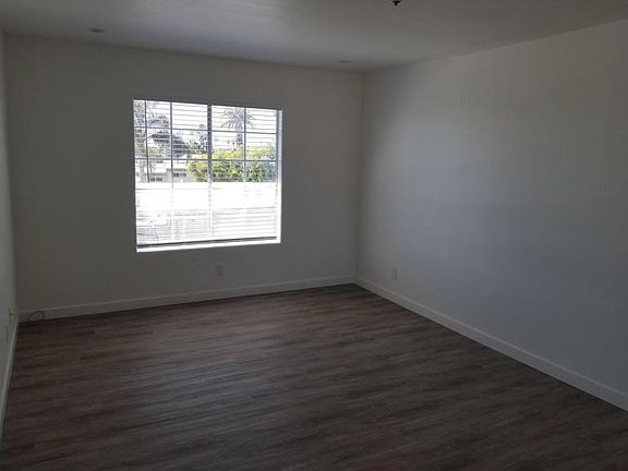 5th image of 4778 Cass St #B