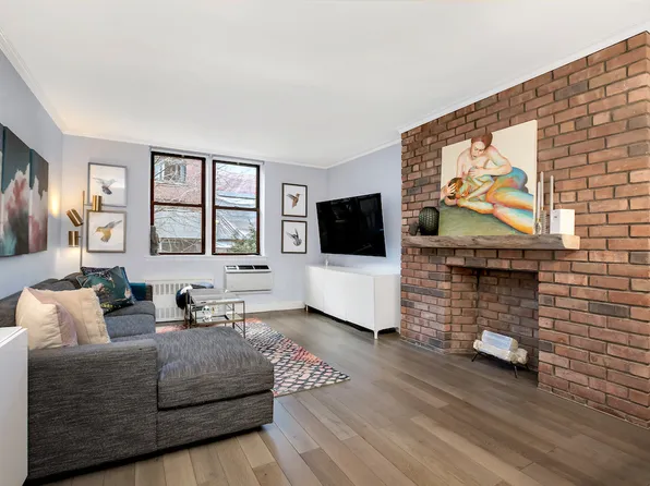 250 West 15th Street image 1 of 9