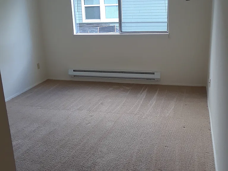 5240 15th Ave NE #302 — Photo 5
