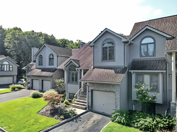 215 Beech Ct #215, Norwood, NJ 07648