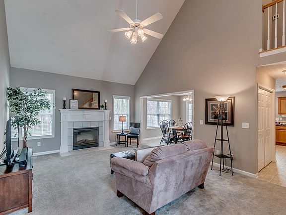 4th image of 2527 Oak Hill Dr
