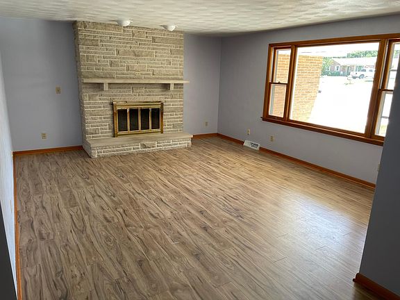 2nd image of 35 Northmoor Ct