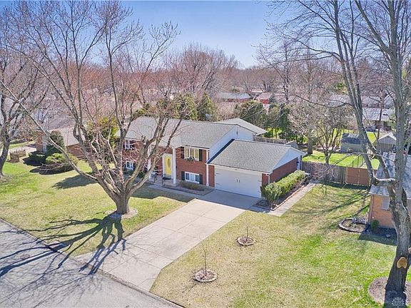 3rd image of 1100 Pepper Hill Dr