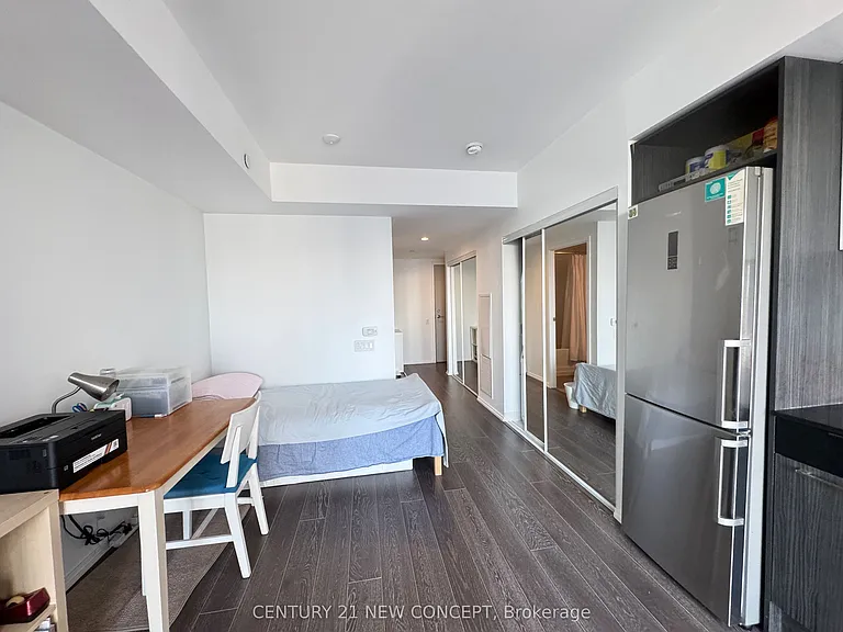 68 Shuter St #1811 — Photo 16