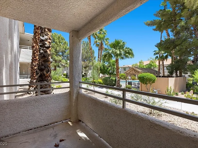 2623 S Durango Dr #102 — Photo 27
