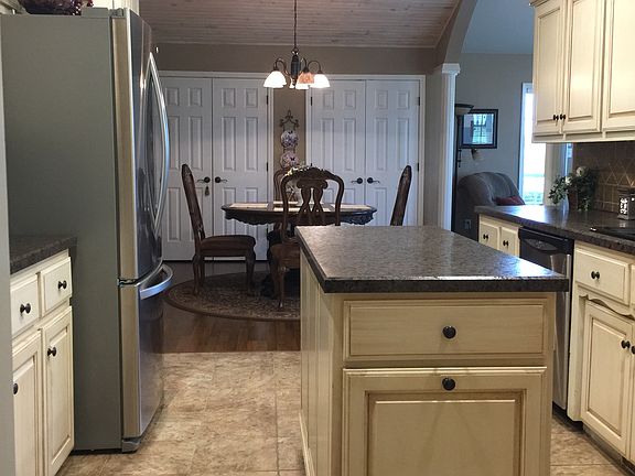 Kitchen Island is movable