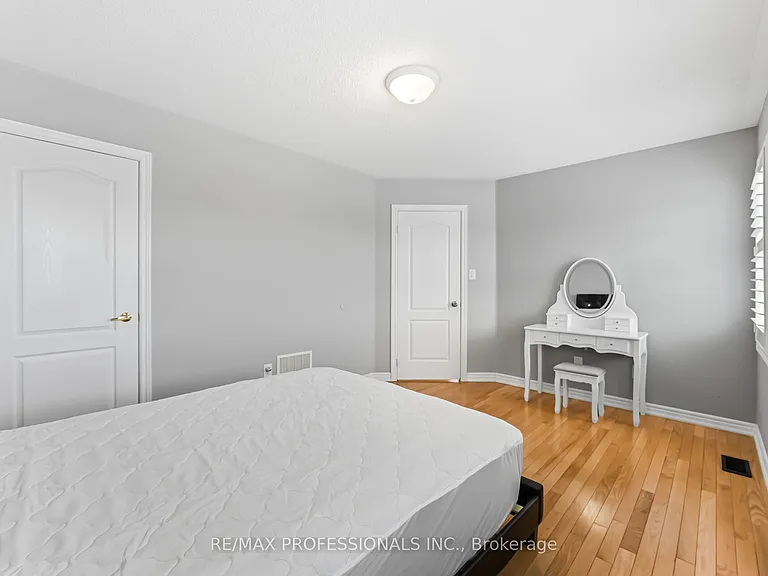 525 Scott Blvd — Photo 22