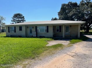402 Lake Dauterive Rd, Loreauville, LA 70552