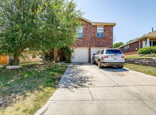 9725 Maryville Ln, Fort Worth, TX 76108