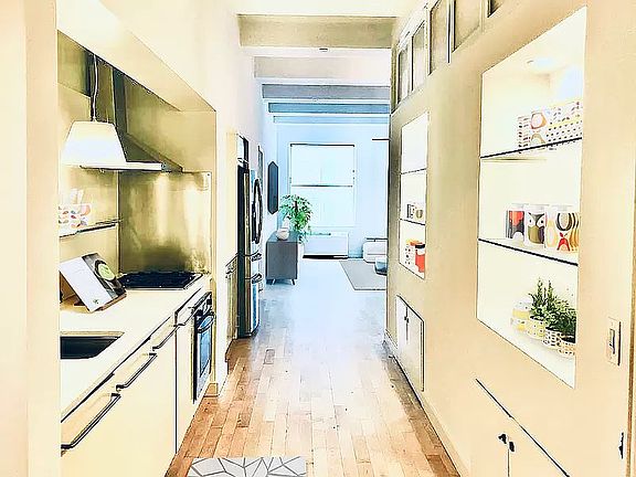 2nd image of 15 Broad St APT 1616