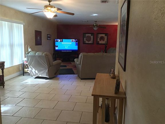 5th image of 929 Jacaranda Dr