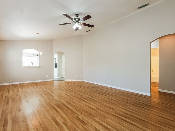 3rd image of 12606 Montford Ln
