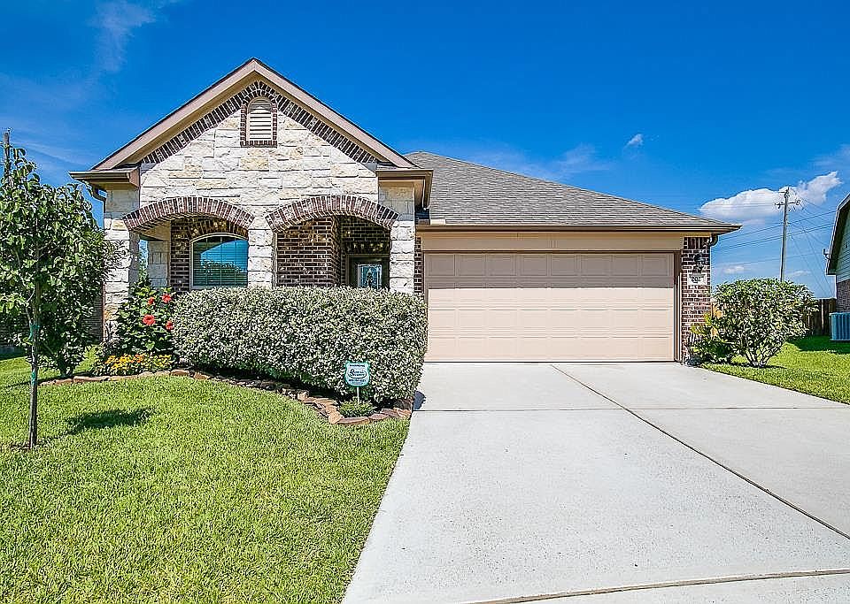 202 Lighthouse Bay Lane