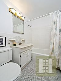 5th image of 101 W 12th St APT 5Y