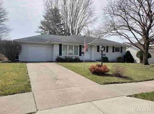 3206 W Birkshire Dr, Peoria, IL 61614