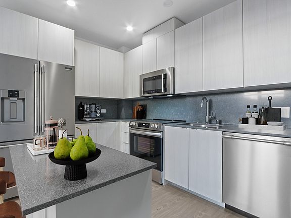 3rd image of 11640 Mayfield Ave #5031033