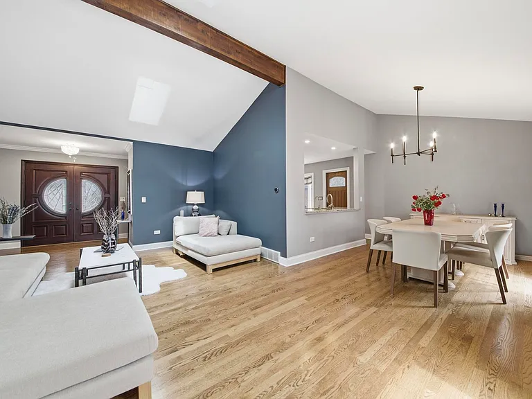 E Burr Oak Dr — Photo 8
