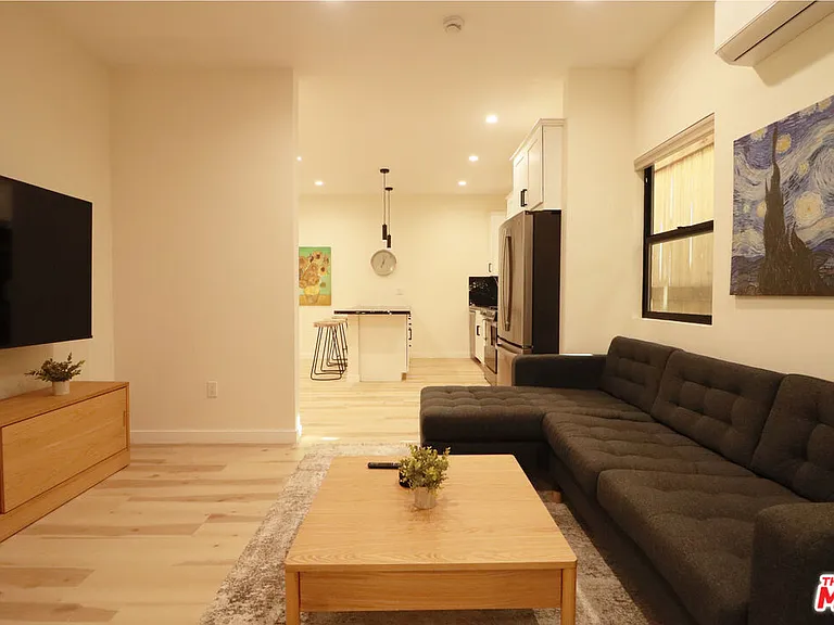 9040 Phyllis Ave #D — Photo 2