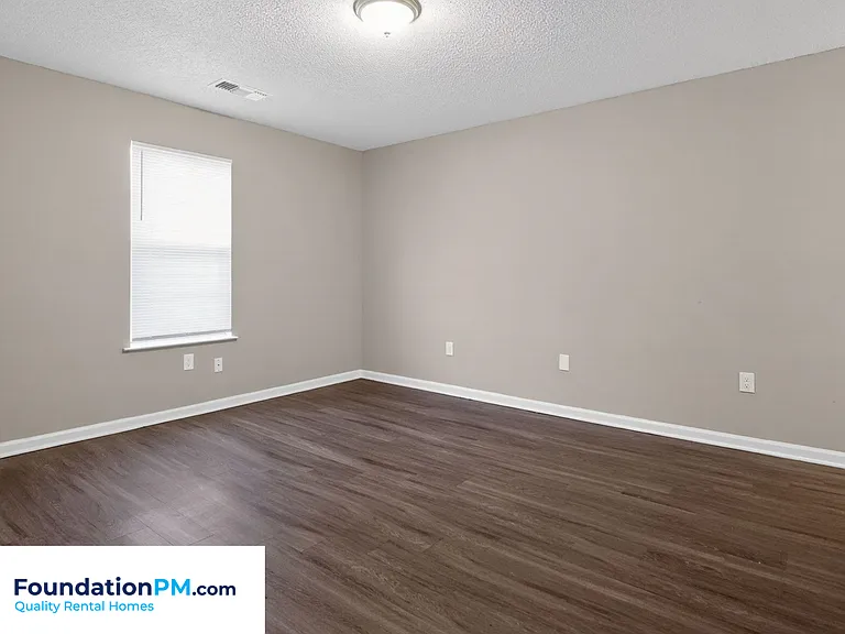 2499 Durham Ave — Photo 14