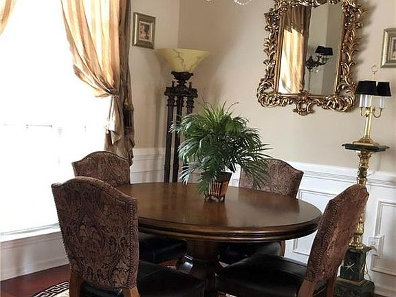 3rd image of 218 Yardsley Dr