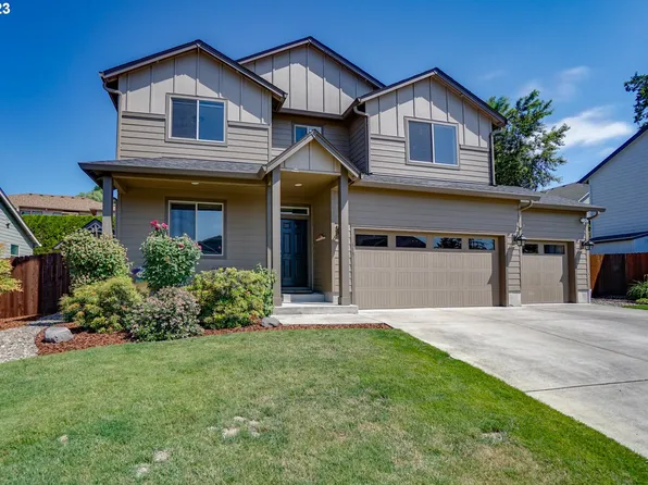 415 E 8th St, La Center, WA 98629