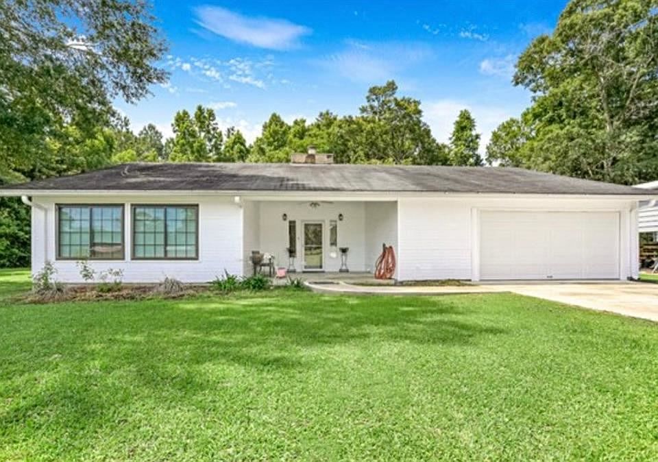 1st image of 63034 Northwood Dr