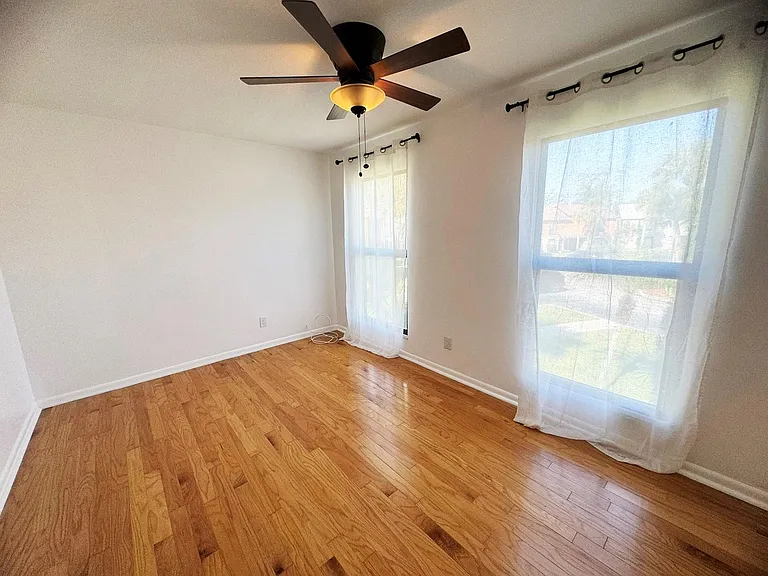 321 Sandtree Dr — Photo 21