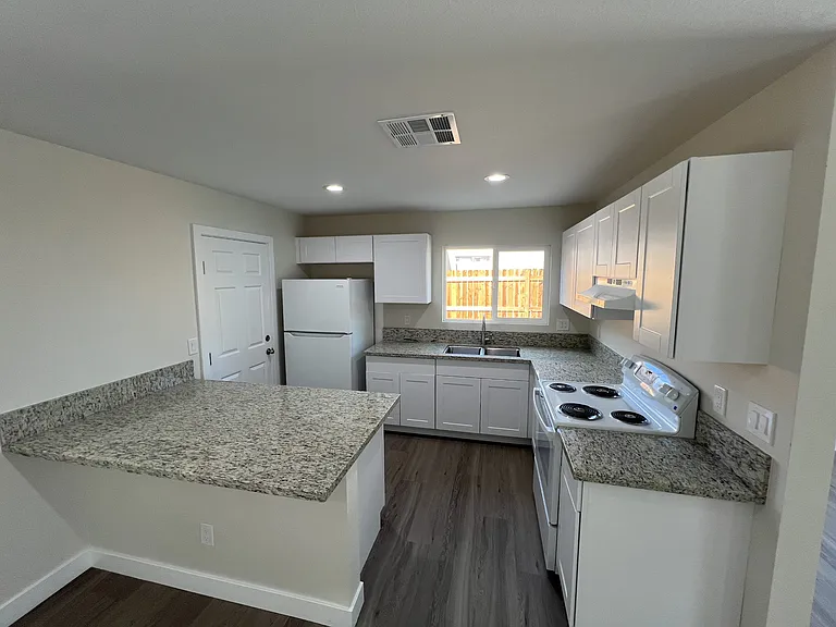3608 W Bonanza Rd — Photo 16