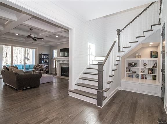 3rd image of 113 Bells Run Ct