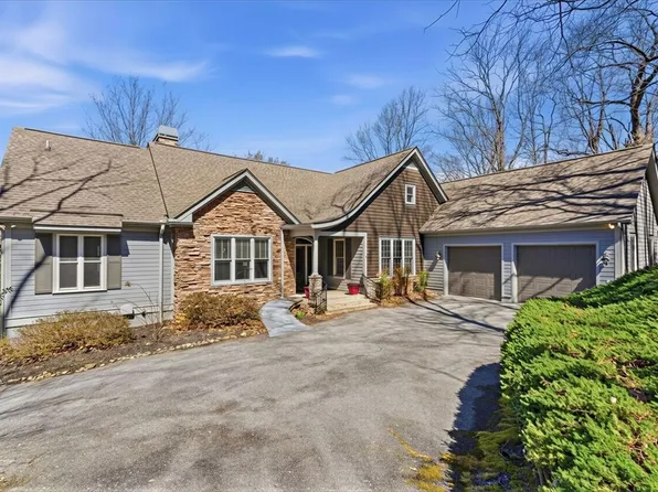 3 Rustic Ct, Landrum, SC 29356