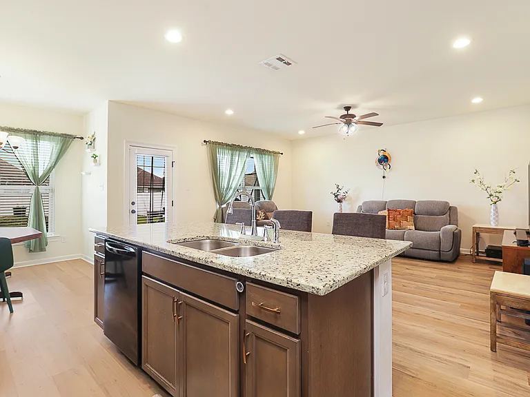 39511 Auster Ln — Photo 16