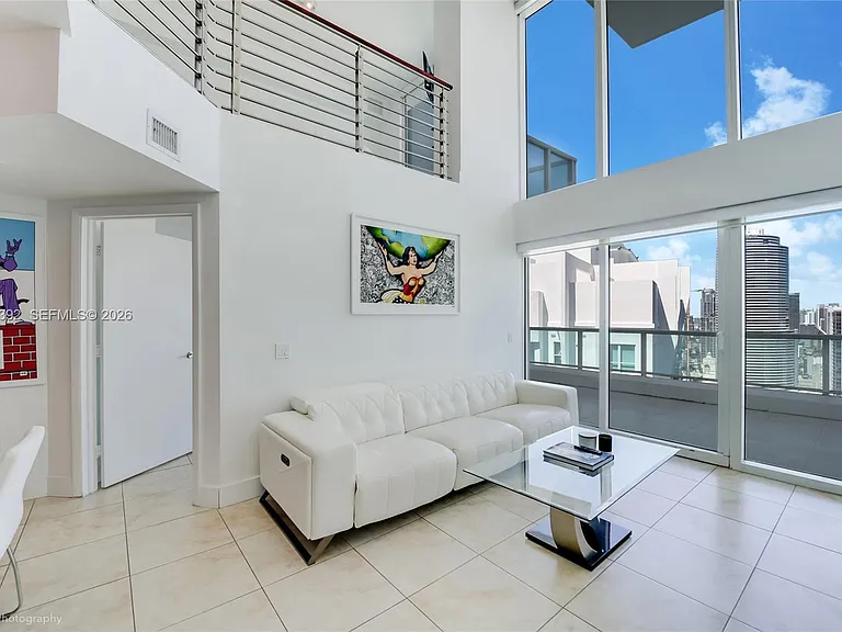 41 SE 5th St #2409 — Photo 3