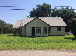 302 E Wallace Ave, Apache, OK 73006