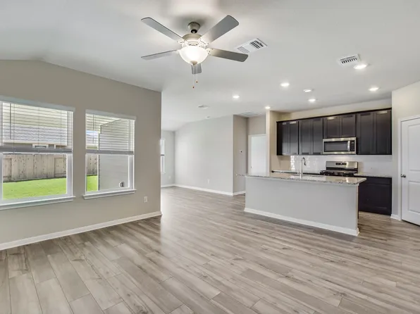 229 Red Tail Hawk Ln, Cedar Creek, TX 78612