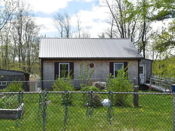 6 Coolidge Road, Wayne, ME 04284