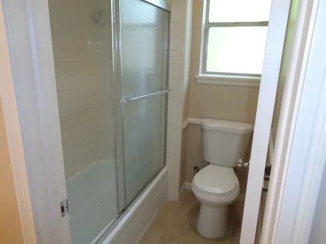 802 Baltic Ln — Photo 25