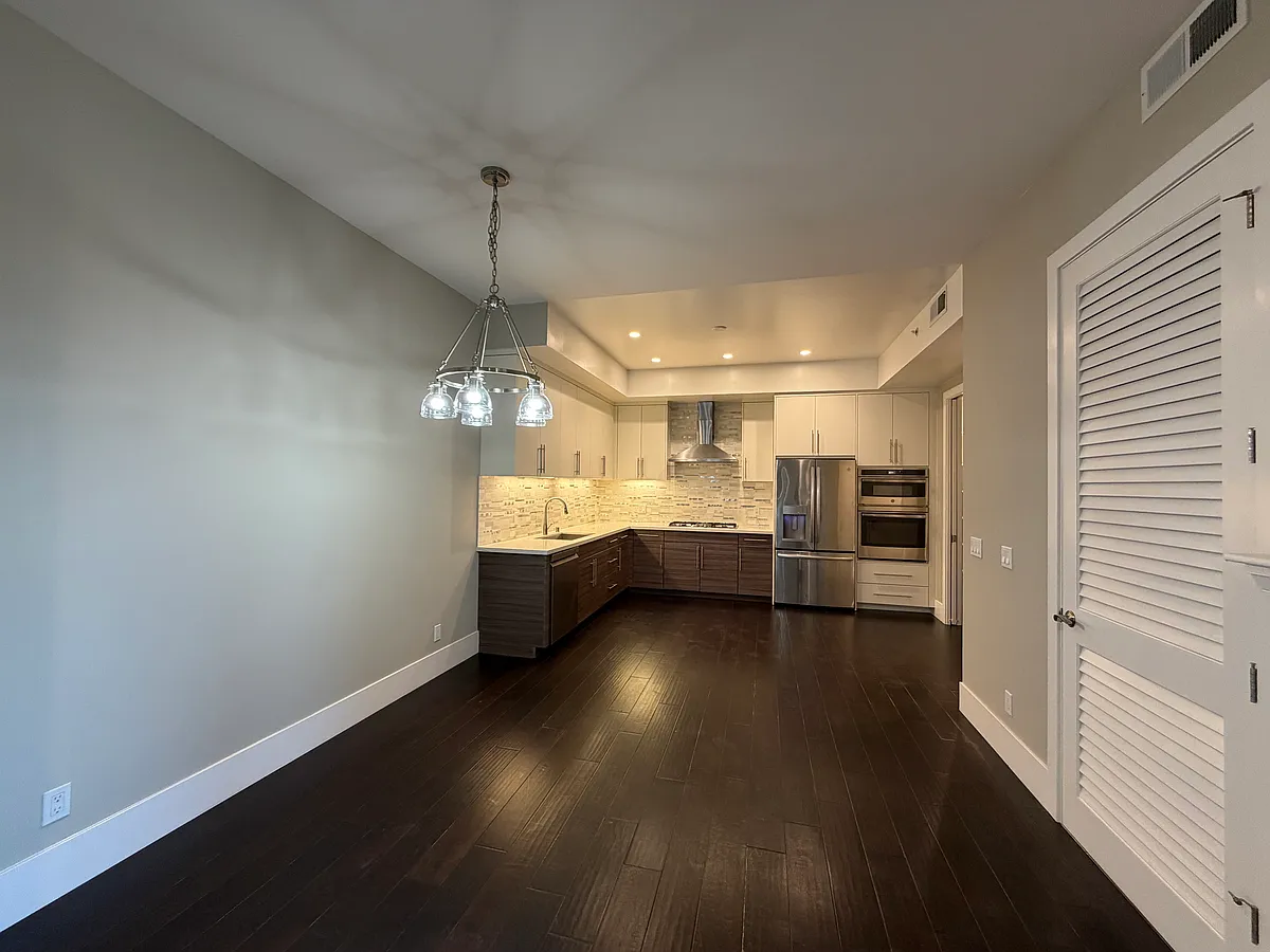 Dining & Kitchen - 600 El Camino Real #304