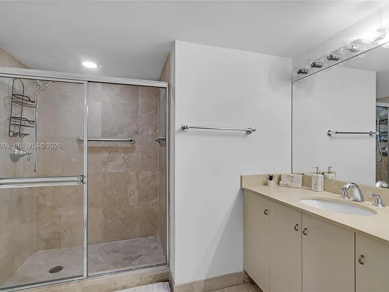 3232 SW 22nd Ter #804 — Photo 19