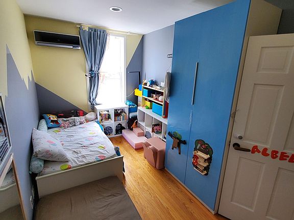 5th image of 1319 E 36th St #1F