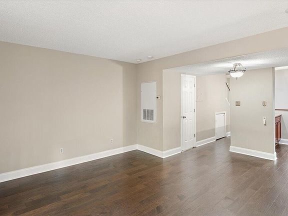 3rd image of 6529 Deane Hill Dr APT 42