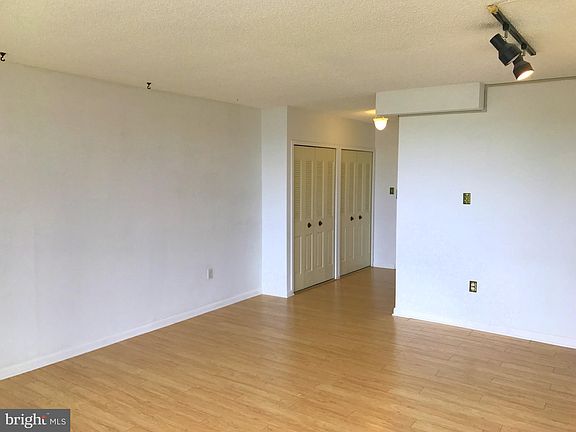 5th image of 3701 S George Mason Dr Unit 1708N