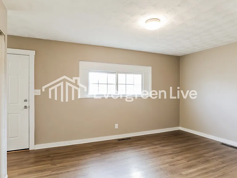 1344 Southfield Dr S — Photo 6