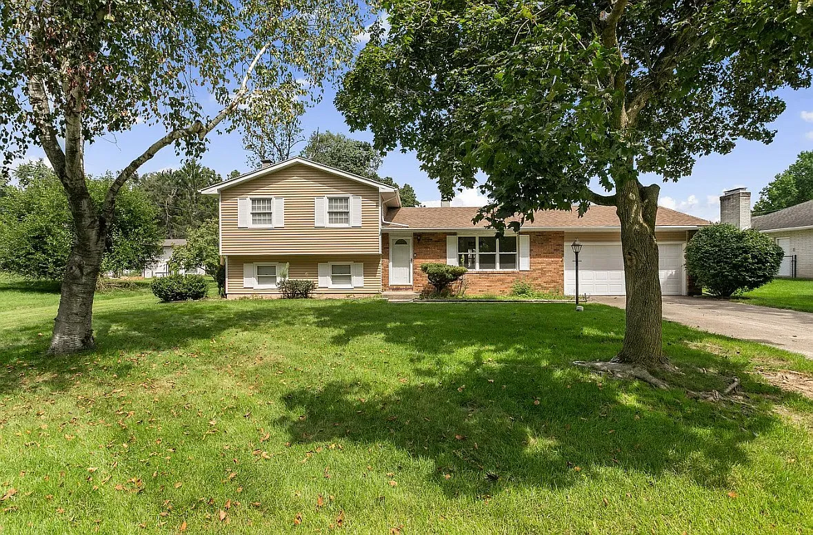 16765 Valley Forge Ln — Photo 1