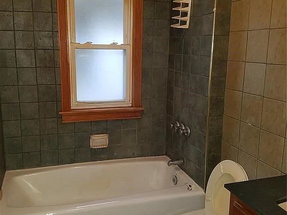 5th image of 1066 E 171st St