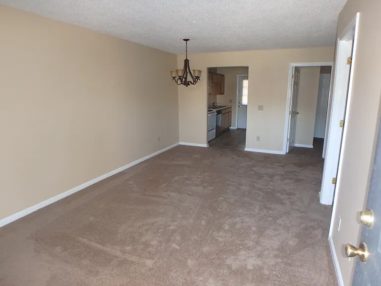 704-1 Patton Cir #9 — Photo 2
