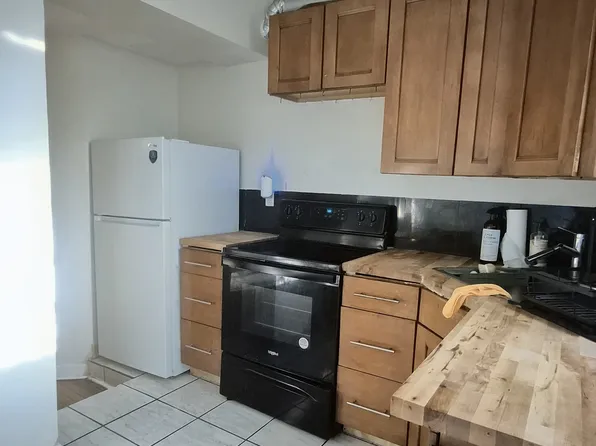 825 Marcy Avenue image 1 of 9