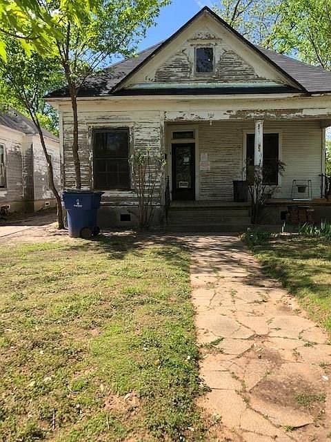 2nd image of 500 E Woodard St