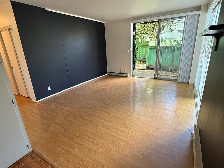 129 11th Ave E #101 — Photo 18