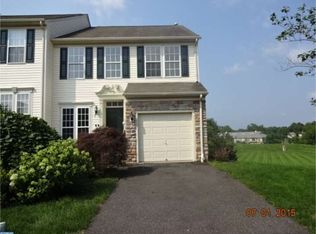 202 Creekside Dr, Pottstown, PA 19464